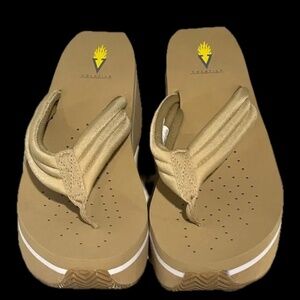 Volatile Women's Zoe Platform Wedge Sandals – Beige – Size 11 - NIB